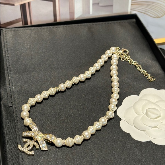 Chanel pearl necklace - Picture 2 of 3